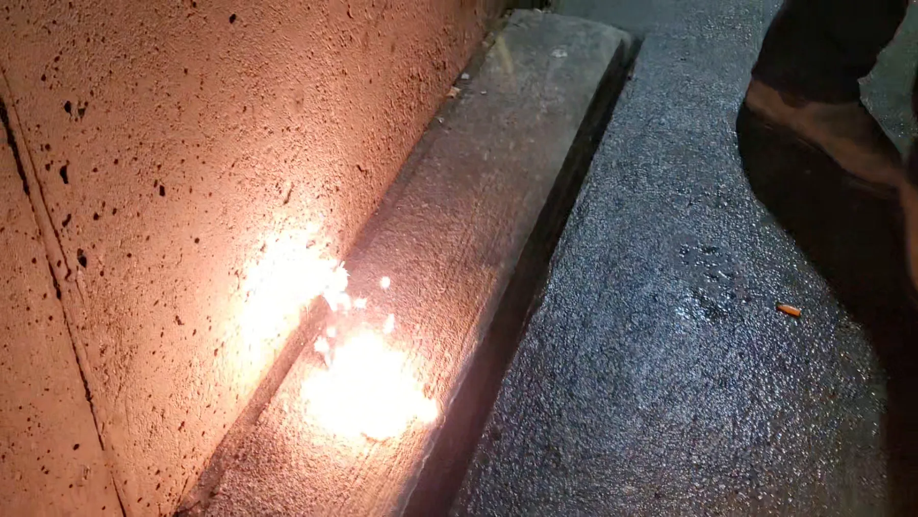 APCP G-motor grain burning during GAR-E igniter-housing material testing
